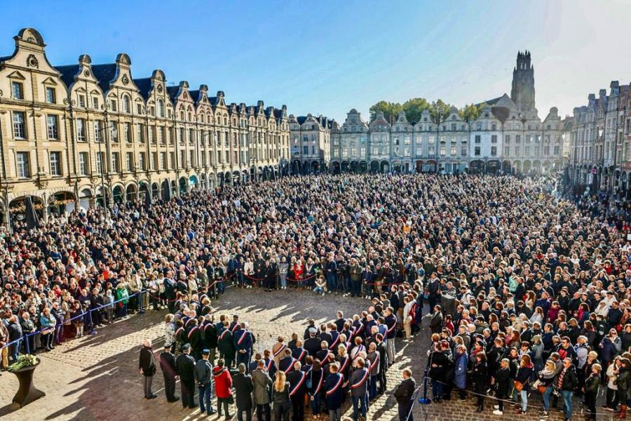 L'émotion de la place des Héros pour ce Héros